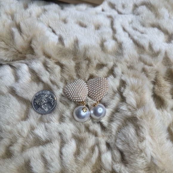 Tory Burch Elegant Pearl Heart Drop Clip on Earrings - Picture 5 of 10